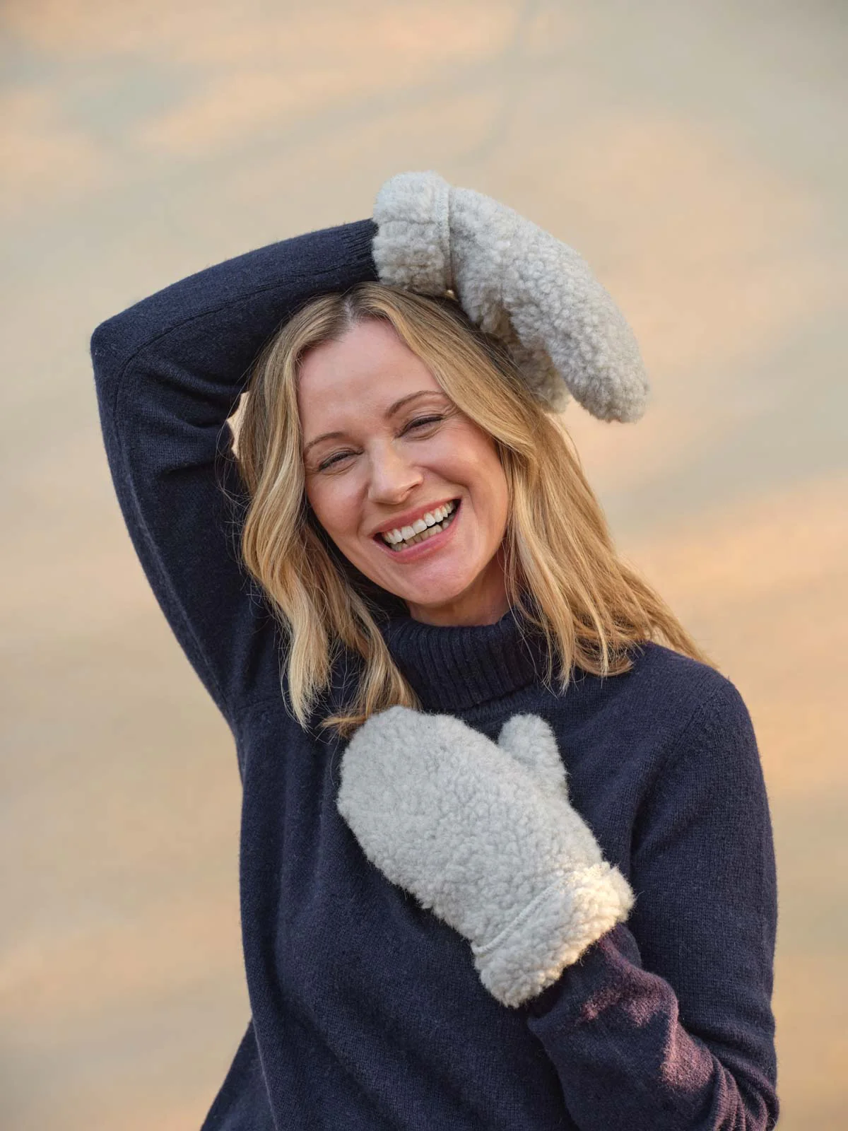 Shearling Hooded Mitten - Light Grey - Flockneti