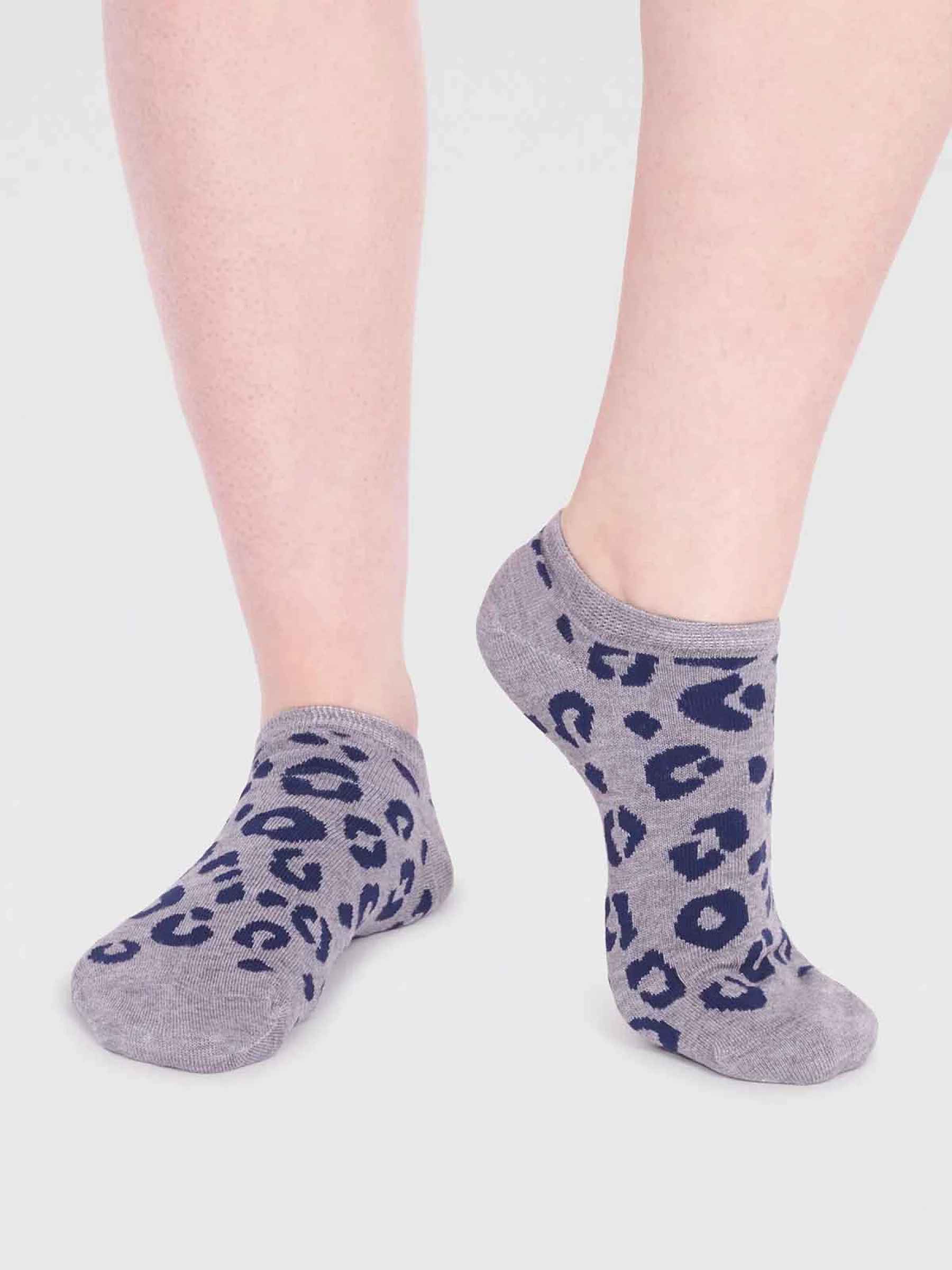Reese Bamboo Leopard Print Trainer Socks - Grey Marle - Flockneti