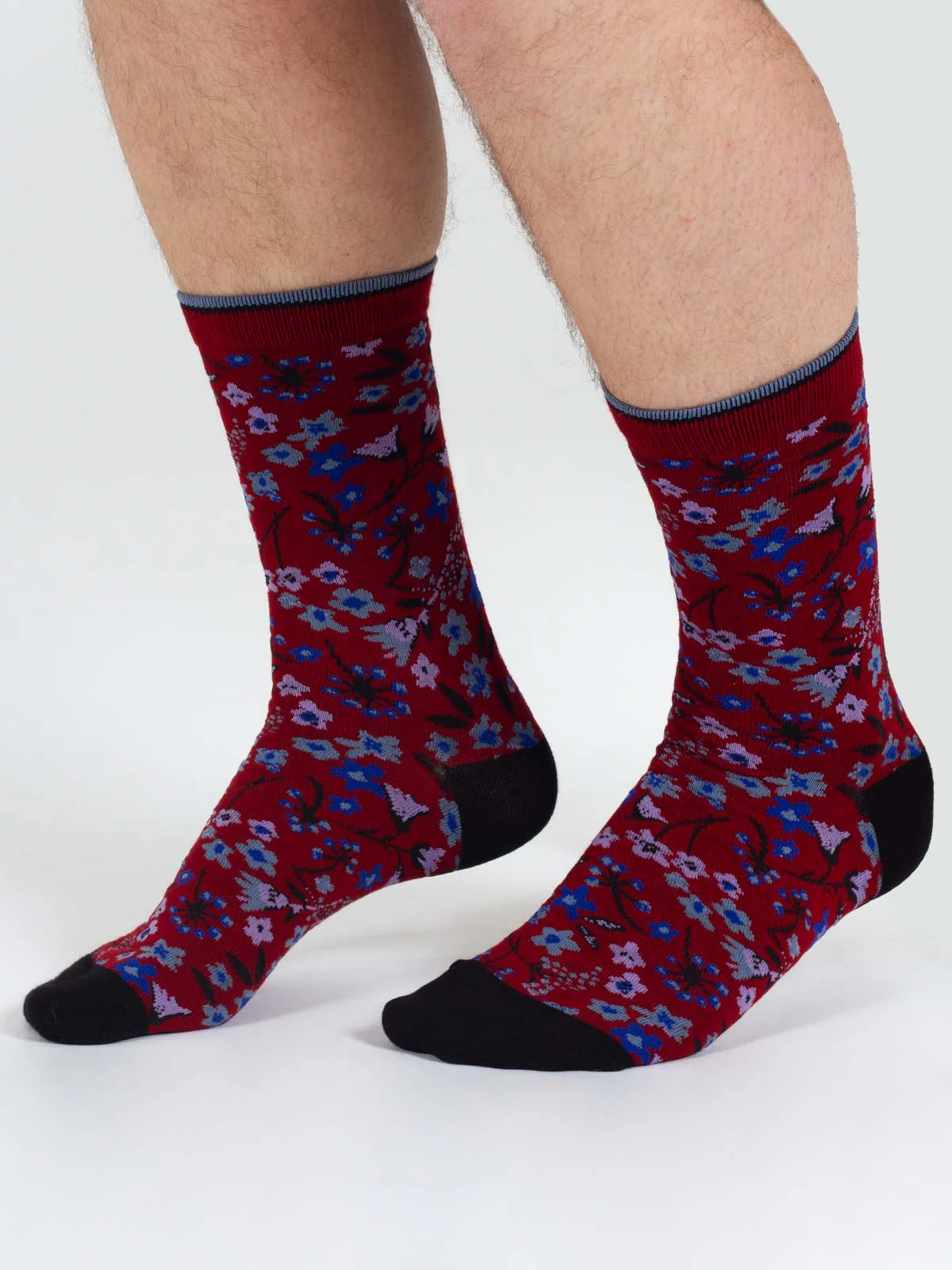 Scattered Flower Bamboo Crew Socks - Burgundy - Flockneti